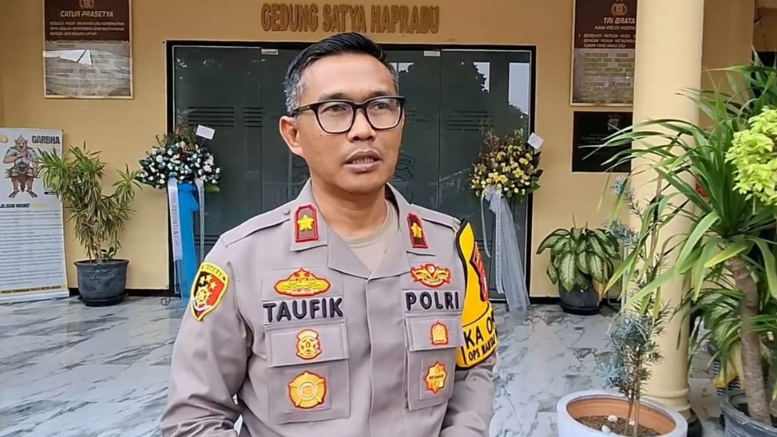 2 Anggota Polisi Disiram Air Keras Saat Bubarkan Tawuran Di Jakbar