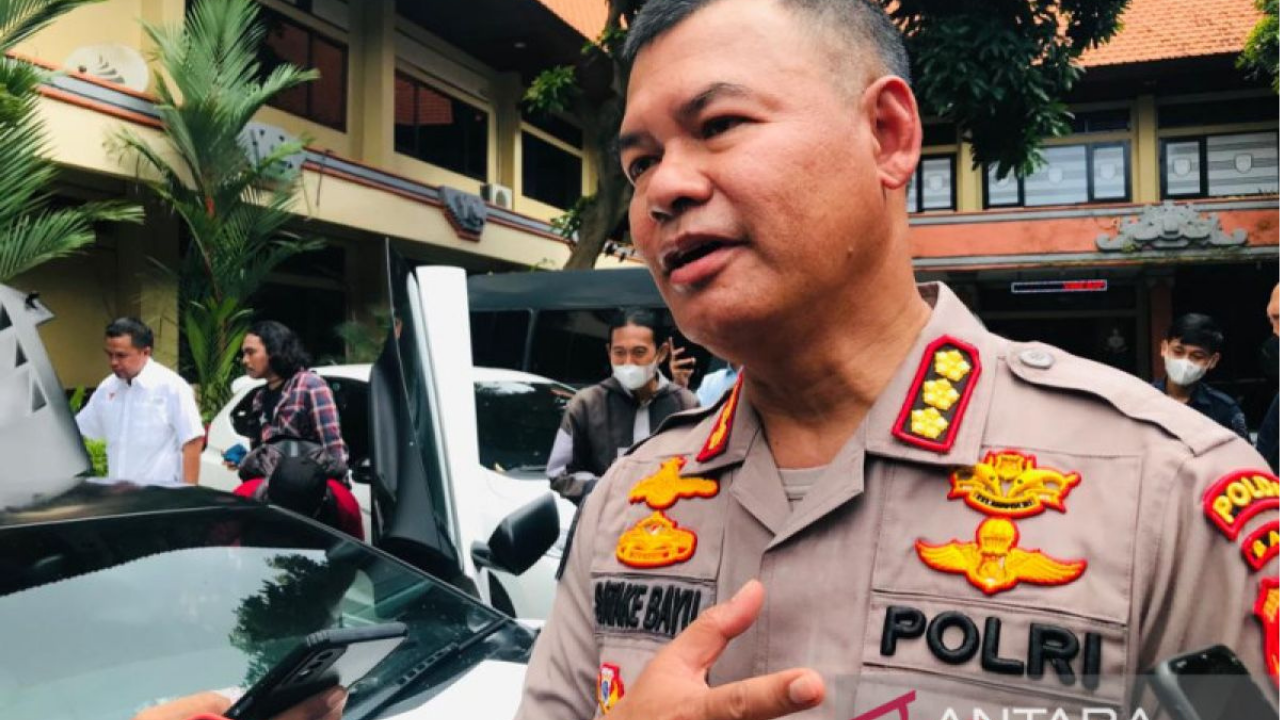 Polsek Ubud Sosialisasikan Penerimaan Akpol dan Bintara Polri 2025 di SMK Pariwisata Kertayasa